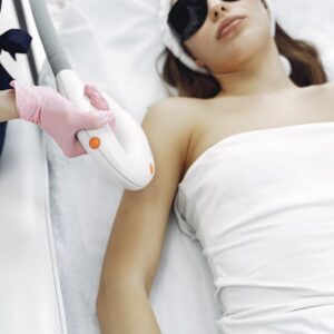 Laser vs Lumière Pulsée : Quelle Méthode Choisir ?