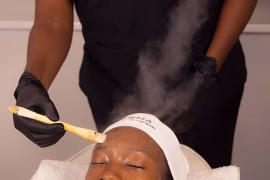 Les bains de vapeur transforment votre peau en 2026