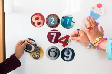 Personnalisez votre frigo avec des magnets photo