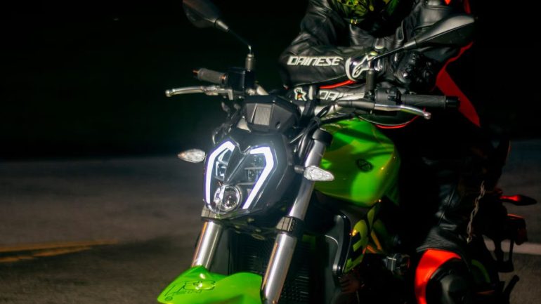 Optimiser la visibilité de votre moto électrique en 2026