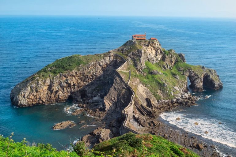 A voir au Pays Basque : du jeu de trône au célèbre flysch